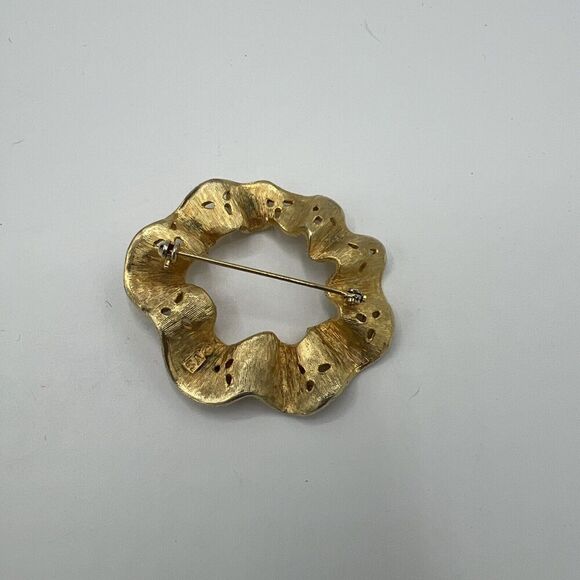 Gold Plated Ribbon Lapel Pin Brooch and Clip-On Earrings Set Vintage Jewelry - Picture 5 of 8